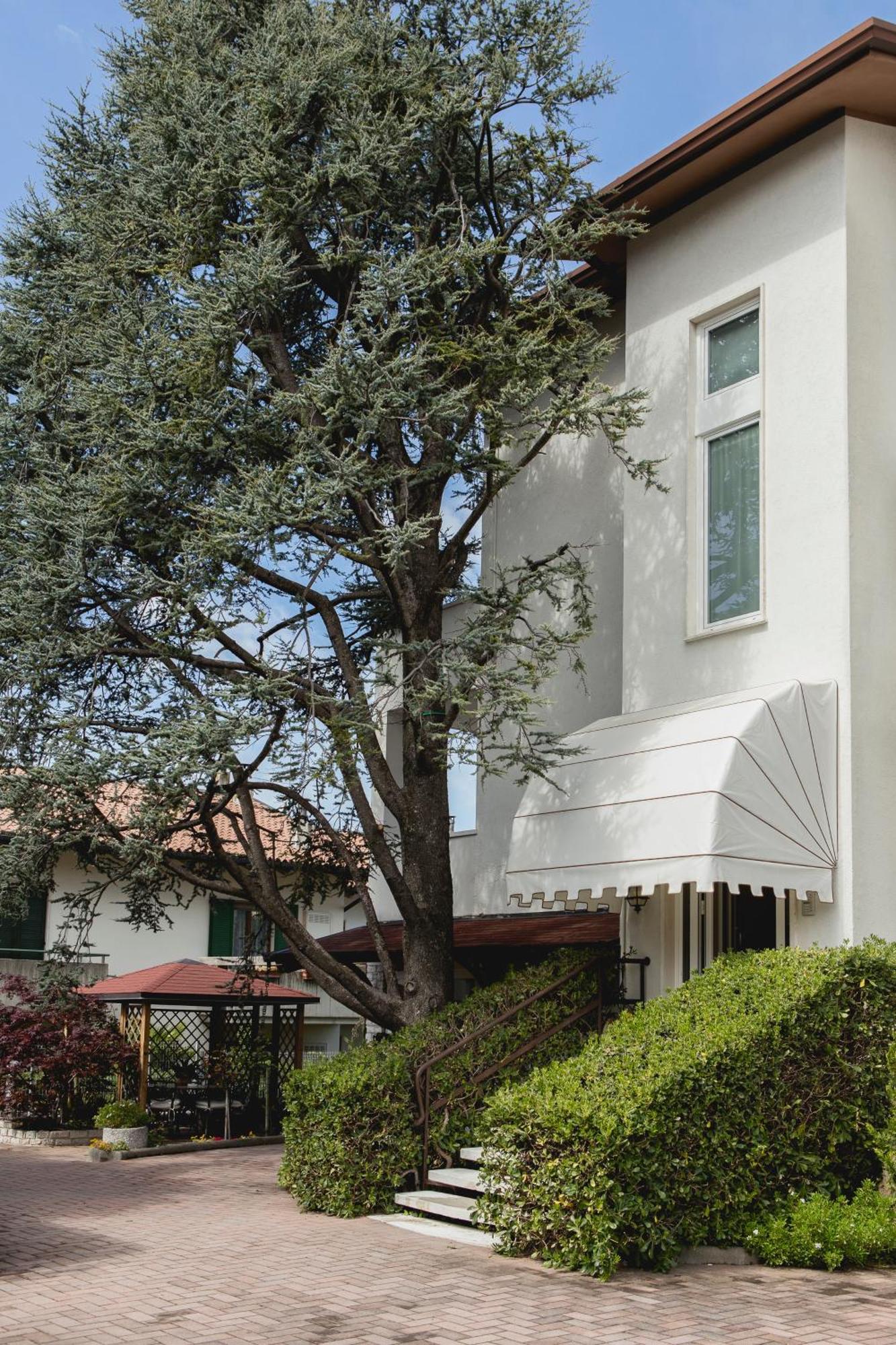 Casa Ginev Room & Apartments Bardolino Exterior photo