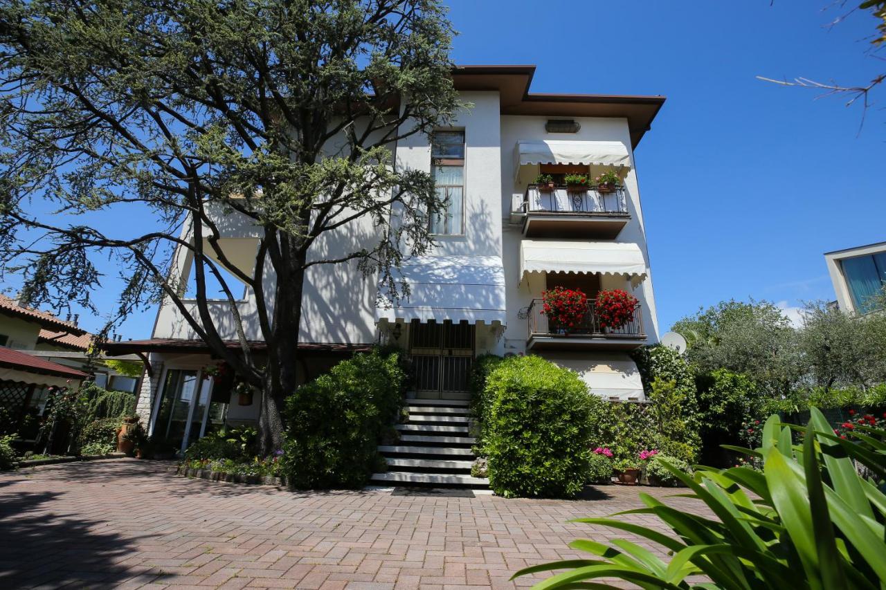 Casa Ginev Room & Apartments Bardolino Exterior photo